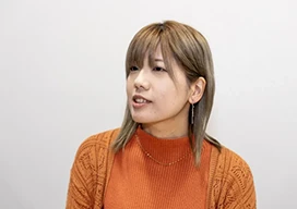 スタッフ03